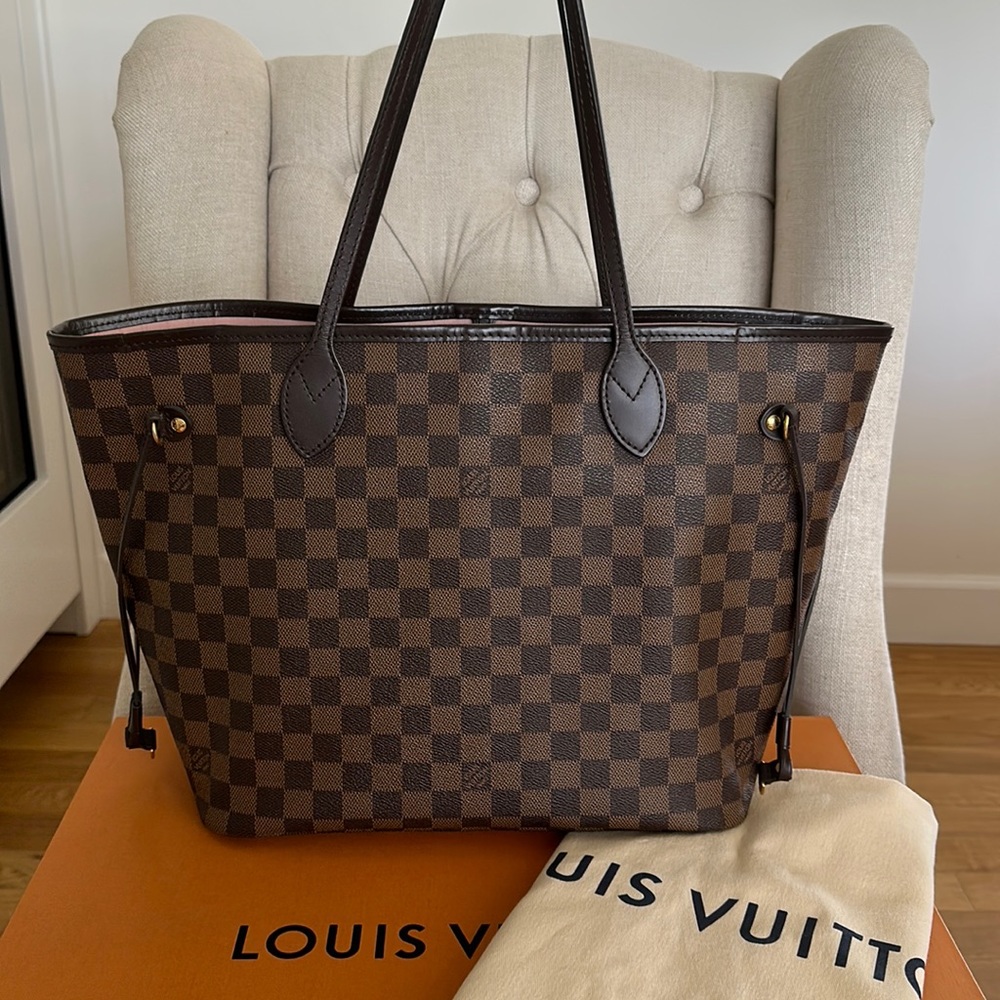 Louis Vuitton Neverfull MM pink lining